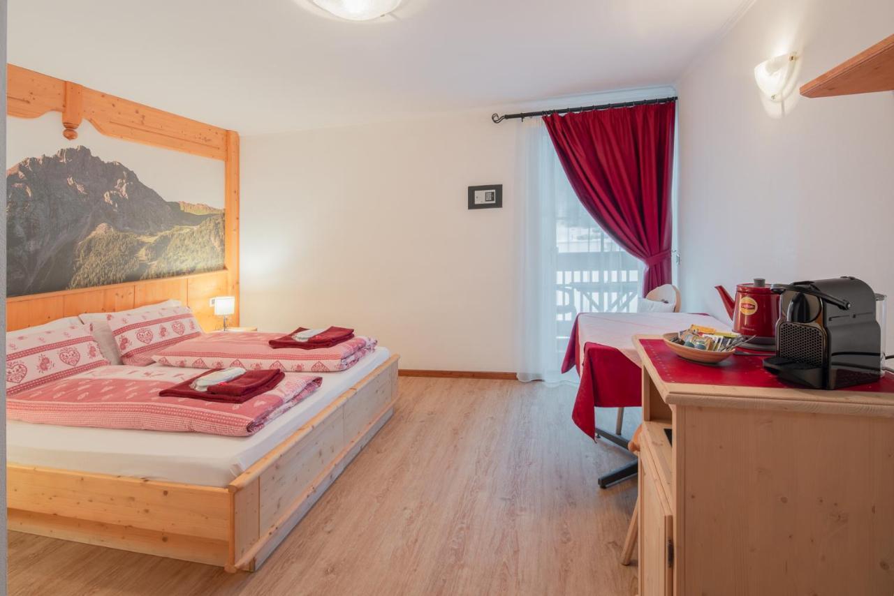 B&B Agriturismo Cesa Ciasates カナツェーイ エクステリア 写真